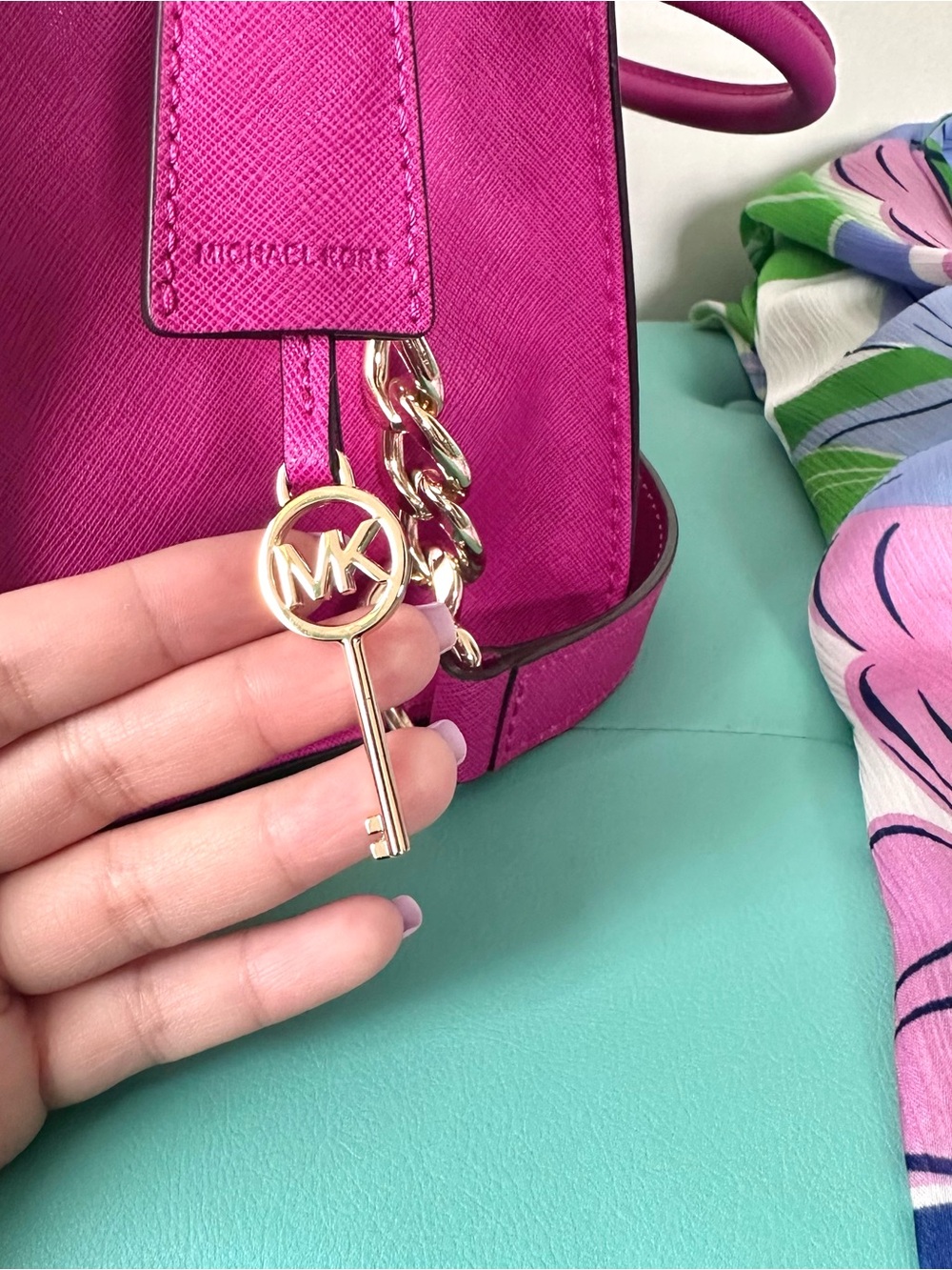 Vintage Hot Pink Michael Kors Hamilton Satchel Bag Gold Lock Charm Crossbody - Picture 9 of 11